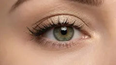 Ako zvýrazniť oči bez viditeľných čiar: návod na techniku Interlash eyeliner. Perfektný každodenný make-up za 3 minúty!